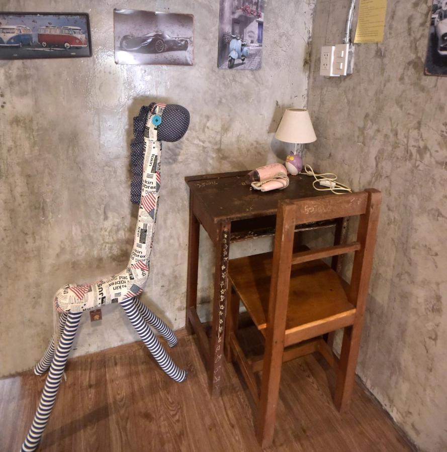 Ok Chic Phuket Hostel Buitenkant foto