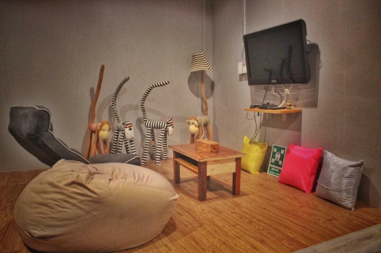 Ok Chic Phuket Hostel Buitenkant foto