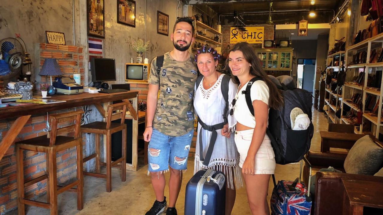 Ok Chic Phuket Hostel Buitenkant foto