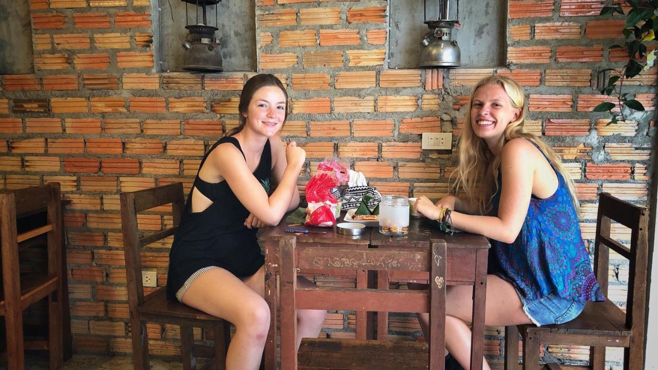 Ok Chic Phuket Hostel Buitenkant foto