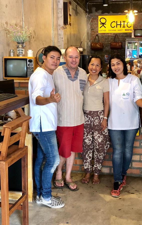 Ok Chic Phuket Hostel Buitenkant foto