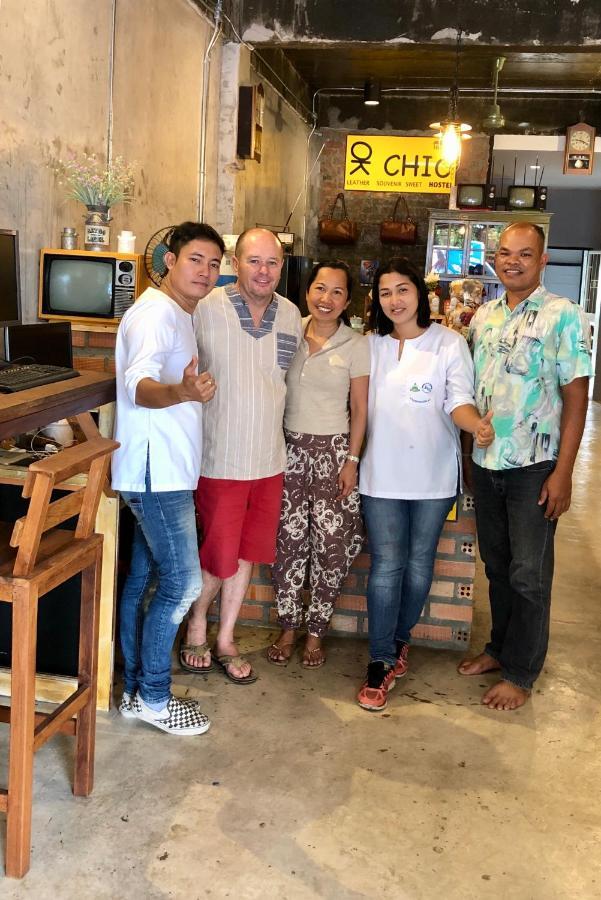 Ok Chic Phuket Hostel Buitenkant foto
